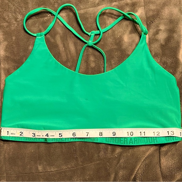 Under Armour Sports Bra. - Picture 3 of 3